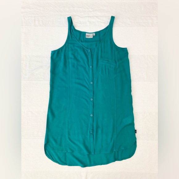 WEZC Green Beach Shirt Dress - Picture 5 of 12